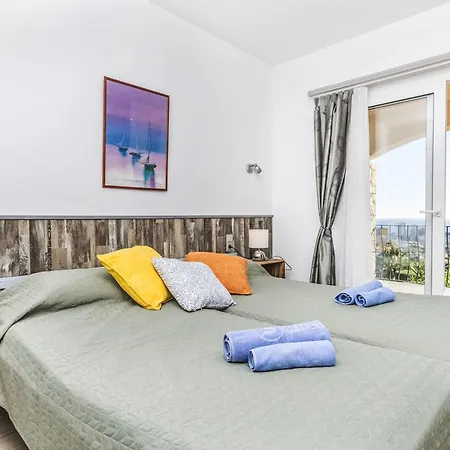 בית נופש Puig Romani-1 By Interhome